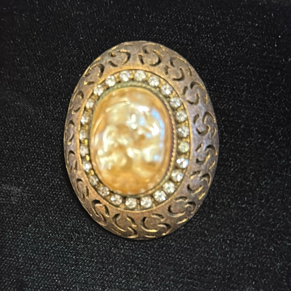 Vintage Hargo “HAR” fab estate find large faux baroque pearl & rhinestone brooch